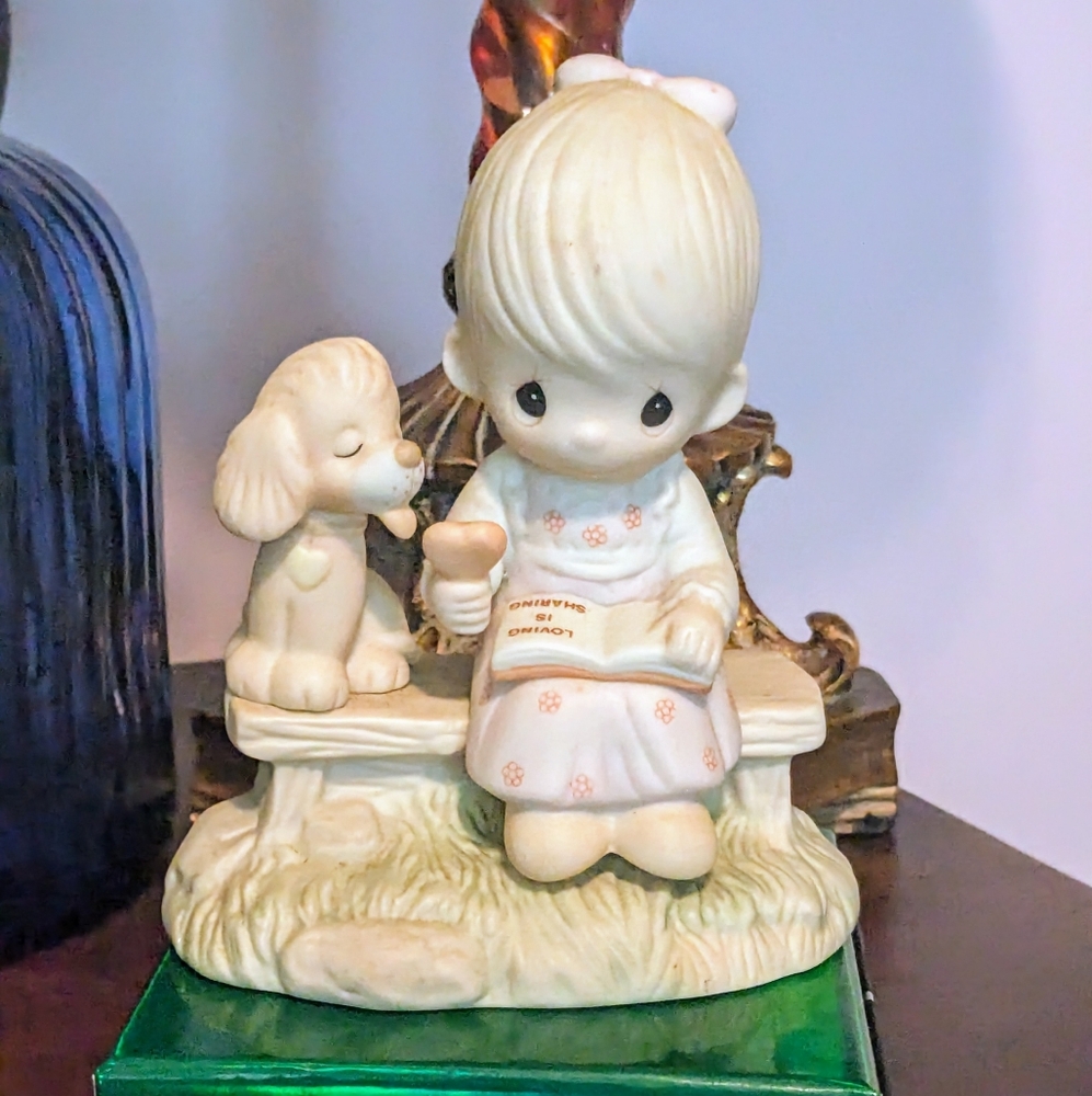 "Loving Is Sharing" Precious Moments Figurine. Excellent Condition.